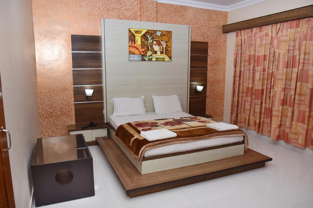 Ashlesh Hotel Manipal Exterior foto