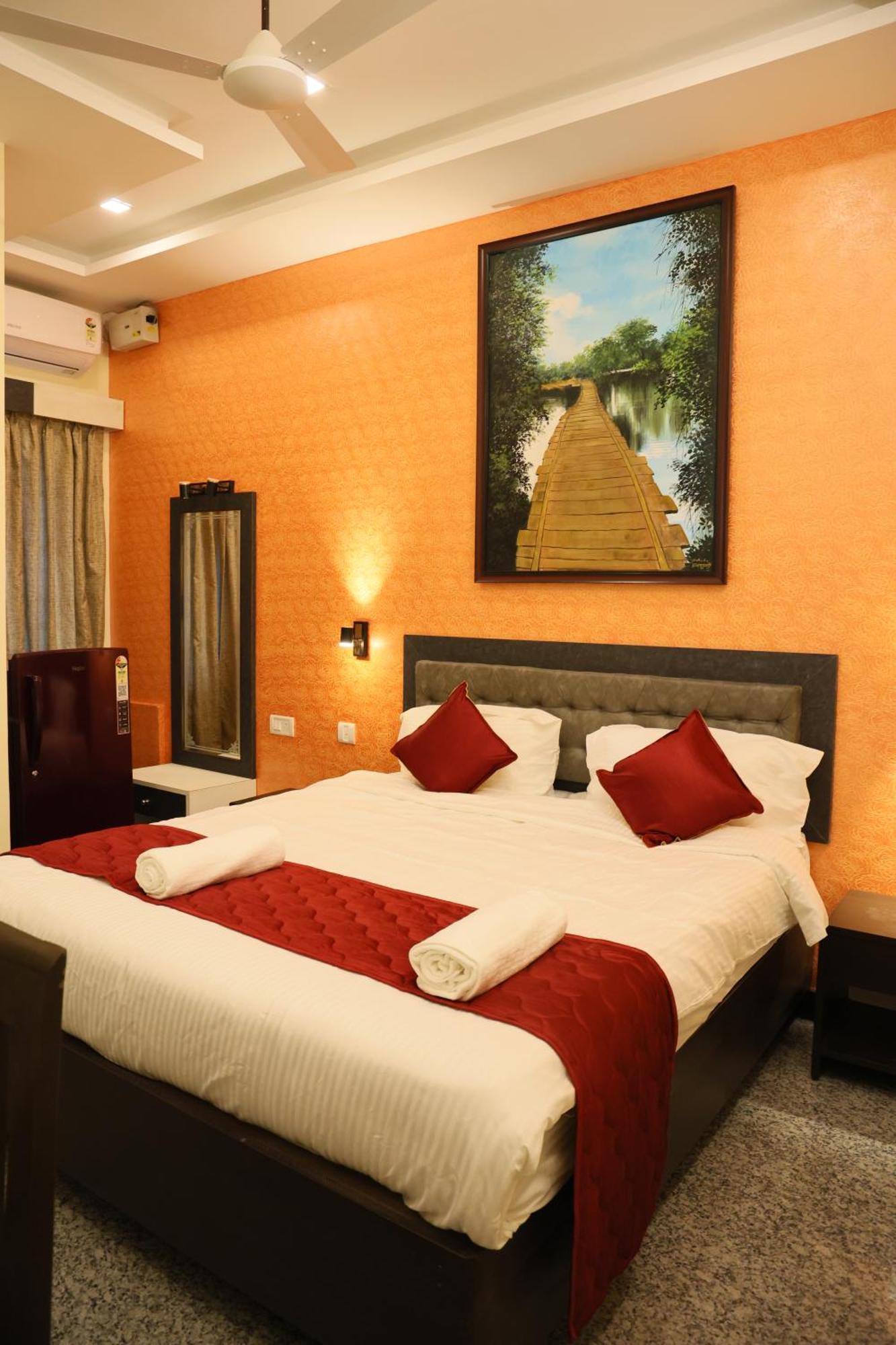 Ashlesh Hotel Manipal Exterior foto