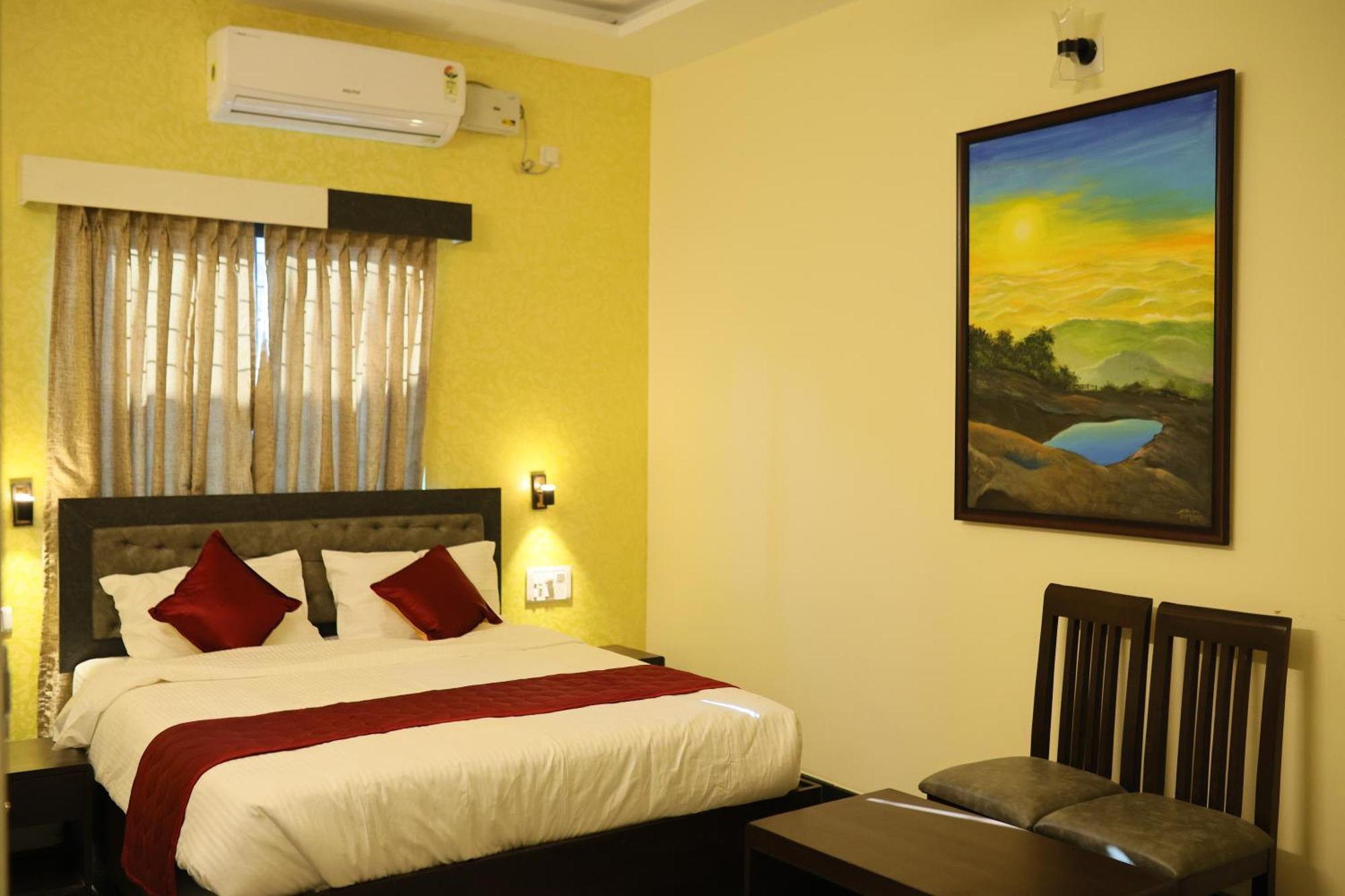 Ashlesh Hotel Manipal Exterior foto