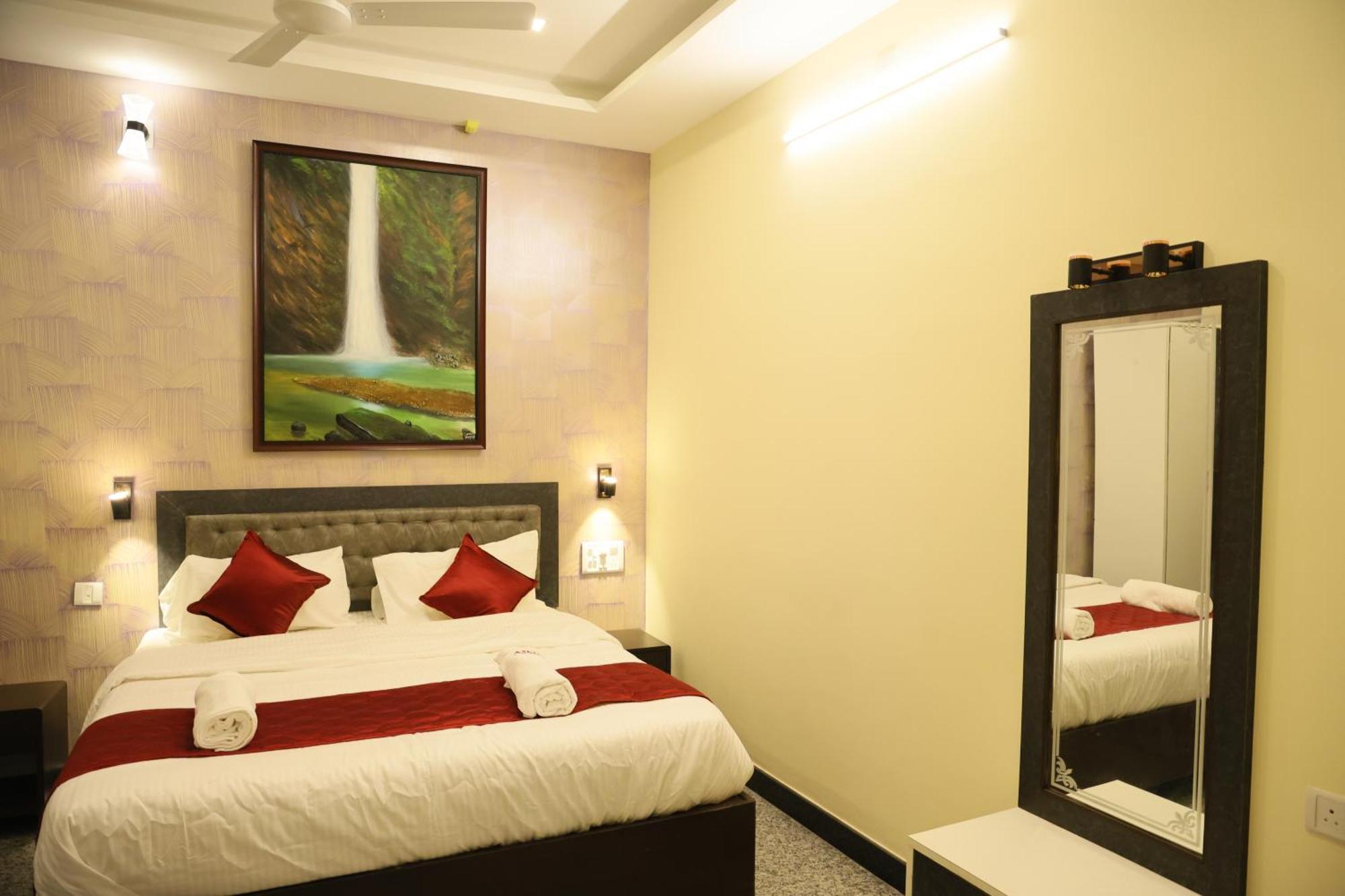 Ashlesh Hotel Manipal Exterior foto