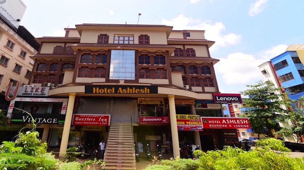 Ashlesh Hotel Manipal Exterior foto