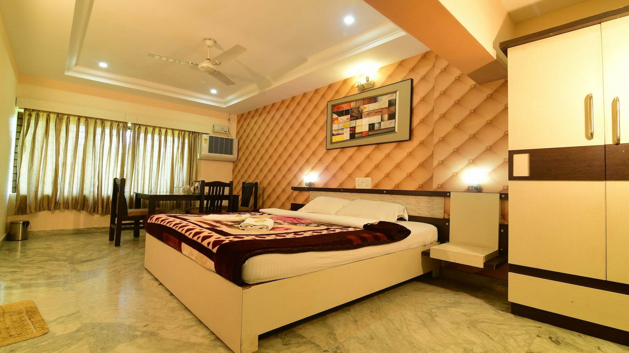 Ashlesh Hotel Manipal Exterior foto